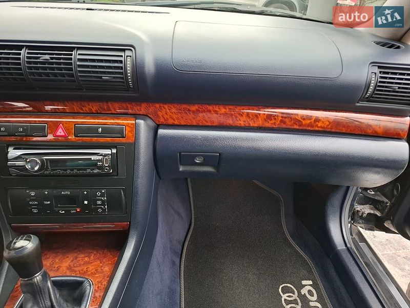 Універсал Audi A4 2000 в Чернівцях