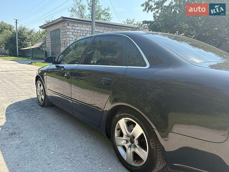 Седан Audi A4 2005 в Обухове