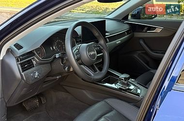 Седан Audi A4 2020 в Виннице