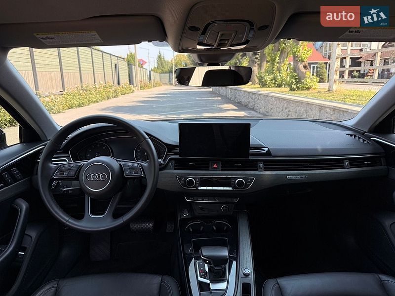 Седан Audi A4 2020 в Виннице