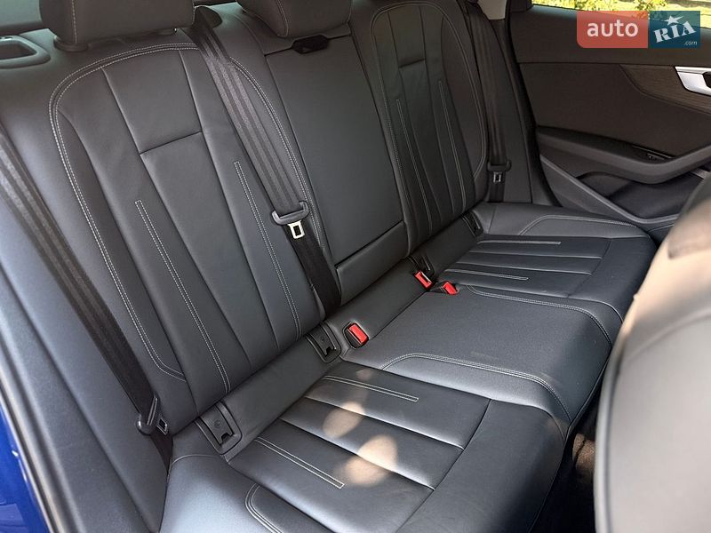Седан Audi A4 2020 в Виннице