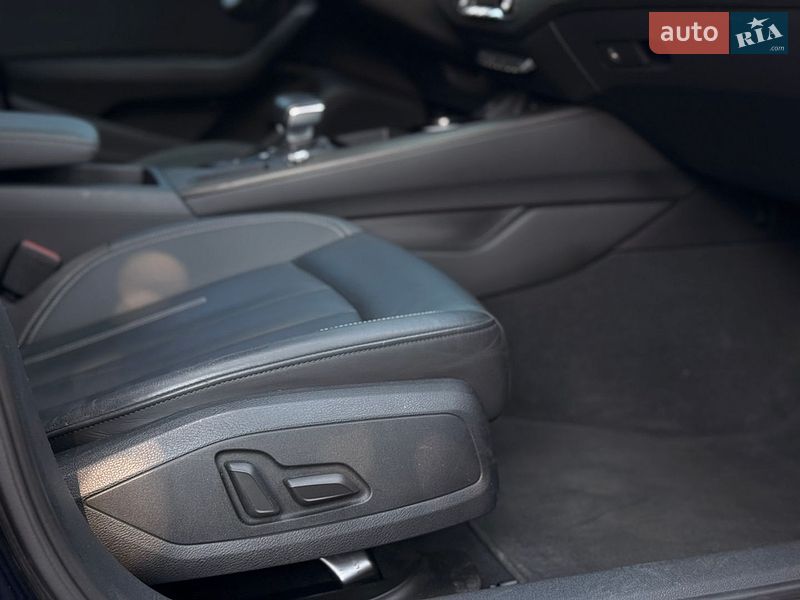 Седан Audi A4 2020 в Виннице