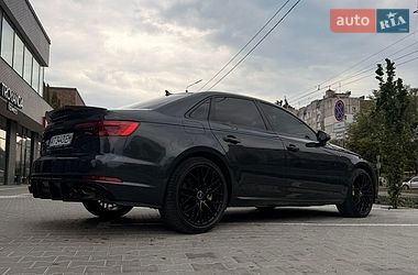 Седан Audi A4 2016 в Ивано-Франковске