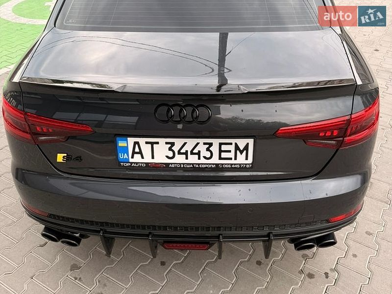 Седан Audi A4 2016 в Ивано-Франковске
