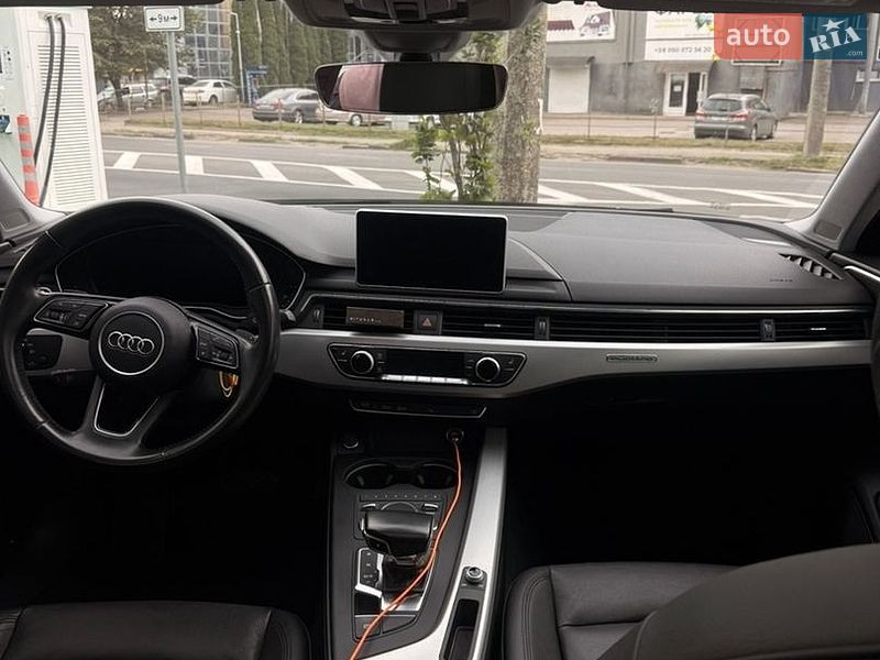 Седан Audi A4 2016 в Ивано-Франковске