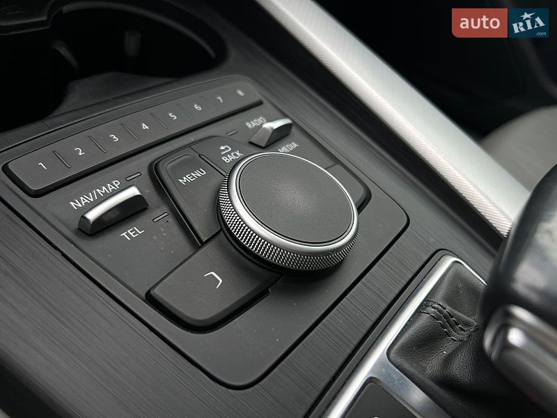 Седан Audi A4 2017 в Ивано-Франковске