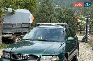 Универсал Audi A4 1998 в Верховине