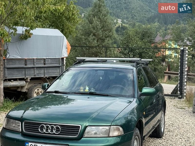 Универсал Audi A4 1998 в Верховине