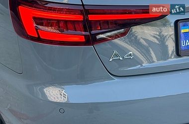 Седан Audi A4 2018 в Ровно