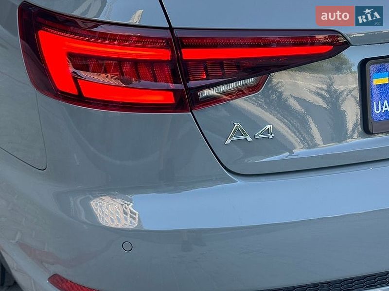 Седан Audi A4 2018 в Ровно