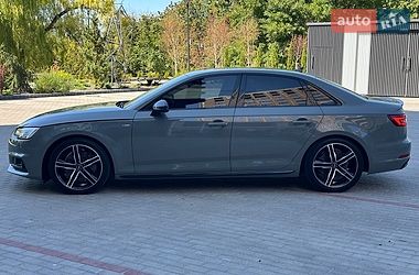 Седан Audi A4 2018 в Ровно