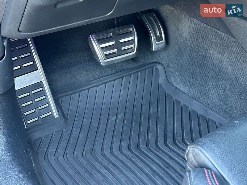 Седан Audi A4 2018 в Ровно