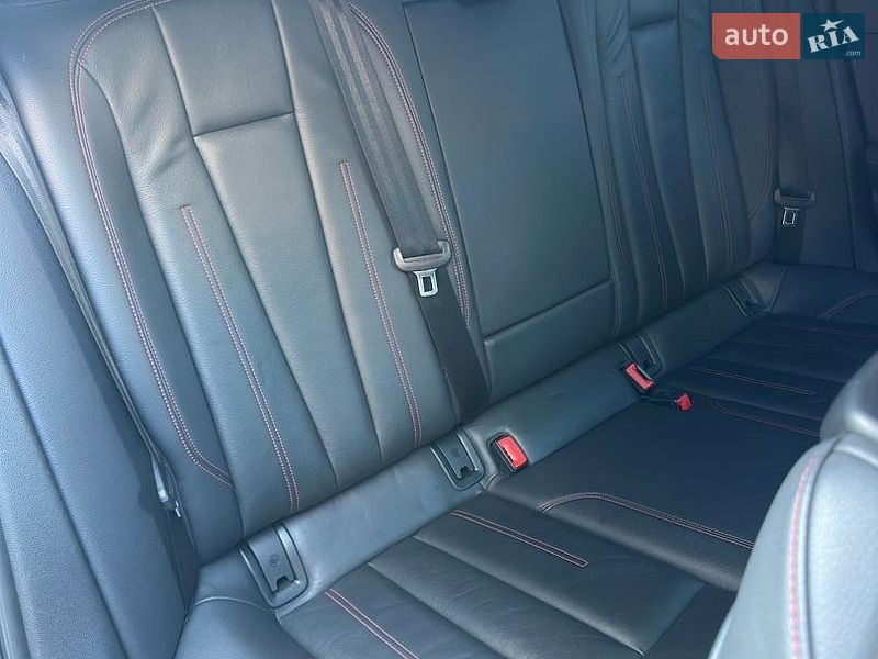 Седан Audi A4 2018 в Ровно