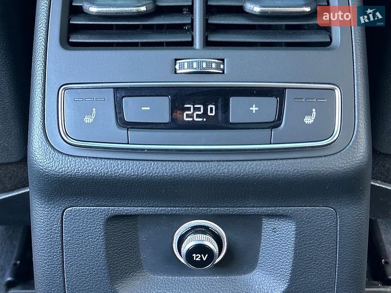 Седан Audi A4 2018 в Ровно
