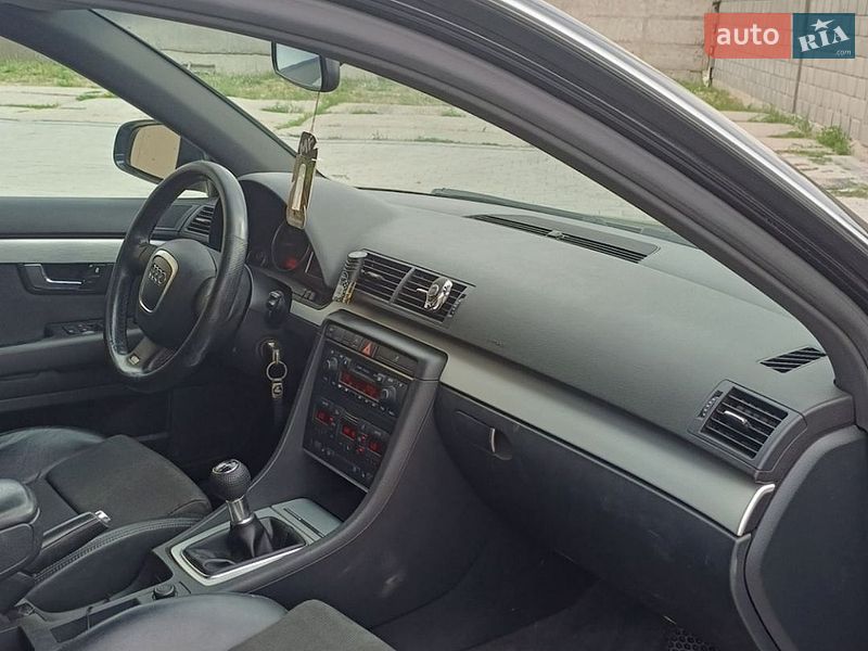 Универсал Audi A4 2005 в Дубровице