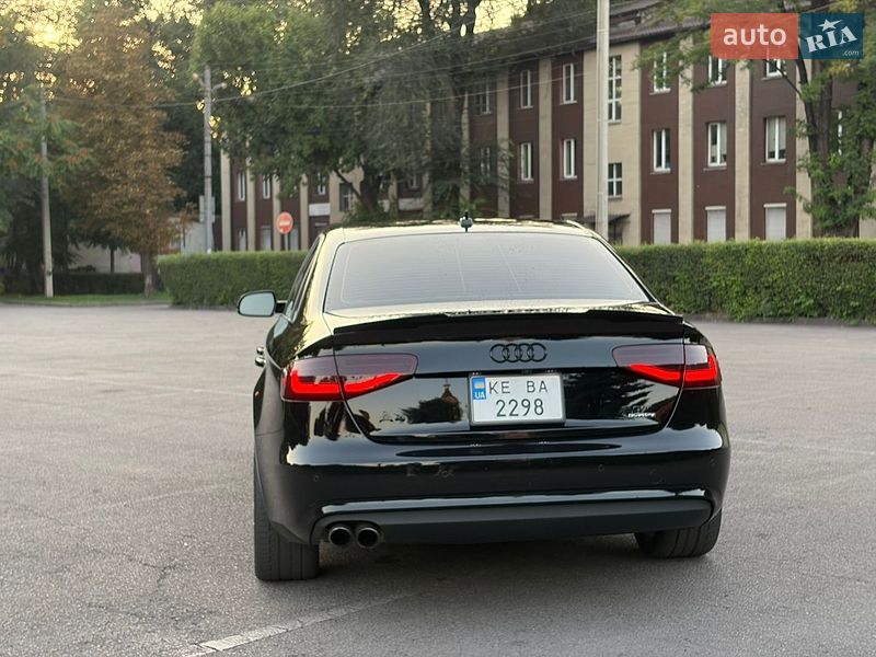 Седан Audi A4 2012 в Кам'янському