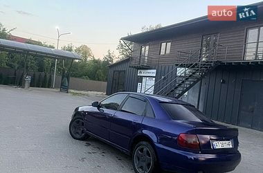 Седан Audi A4 1996 в Надворной