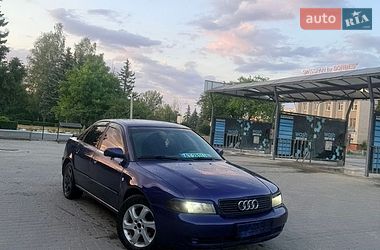 Седан Audi A4 1996 в Надворной