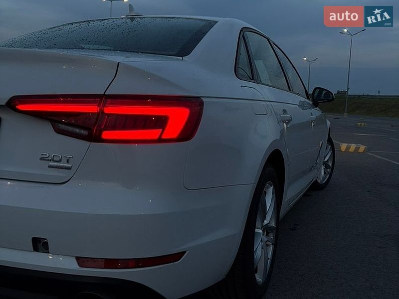 Седан Audi A4 2017 в Львові