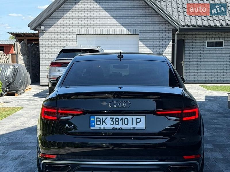 Седан Audi A4 2018 в Ровно