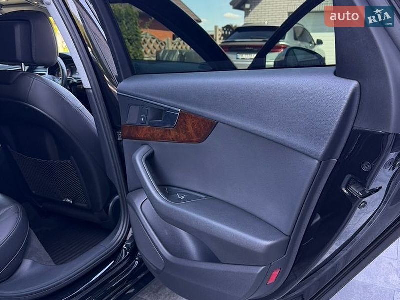 Седан Audi A4 2018 в Ровно