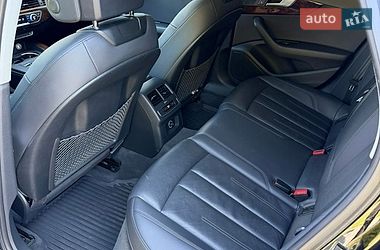 Седан Audi A4 2018 в Ровно