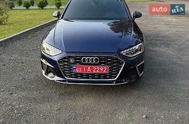 Седан Audi A4 2021 в Киверцах