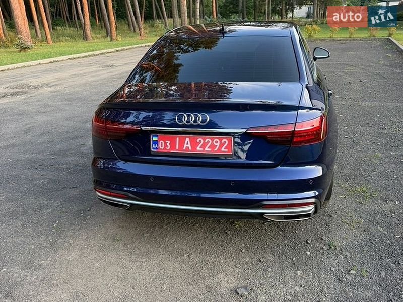 Седан Audi A4 2021 в Киверцах