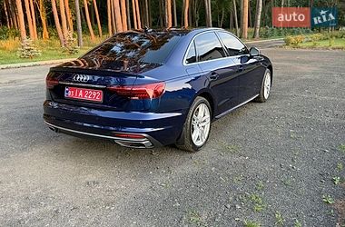 Седан Audi A4 2021 в Киверцах