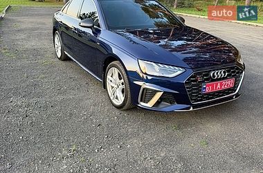 Седан Audi A4 2021 в Киверцах