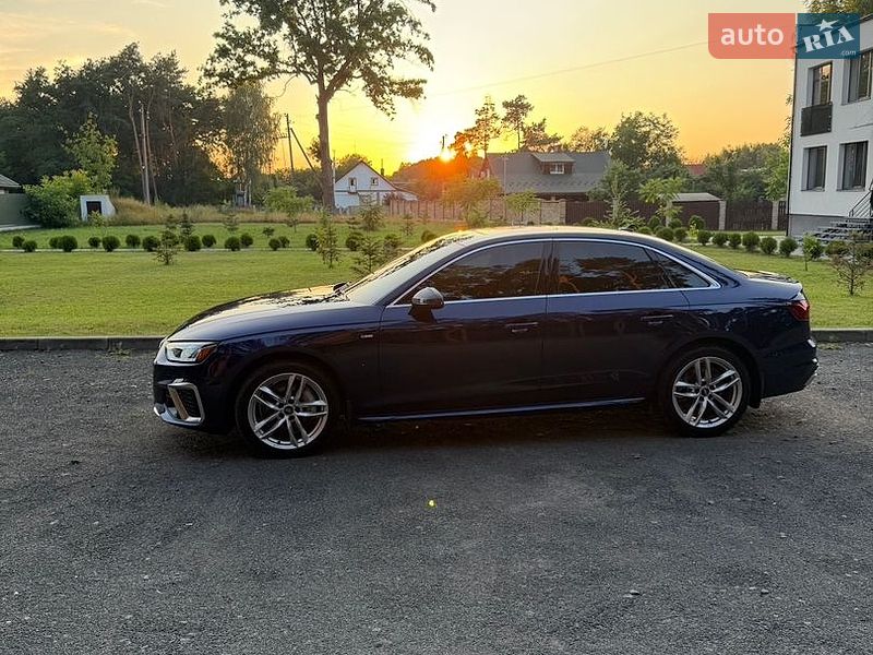 Седан Audi A4 2021 в Киверцах