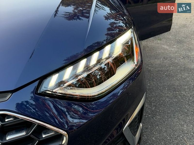 Седан Audi A4 2021 в Киверцах