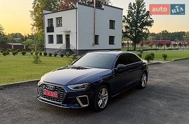 Седан Audi A4 2021 в Киверцах
