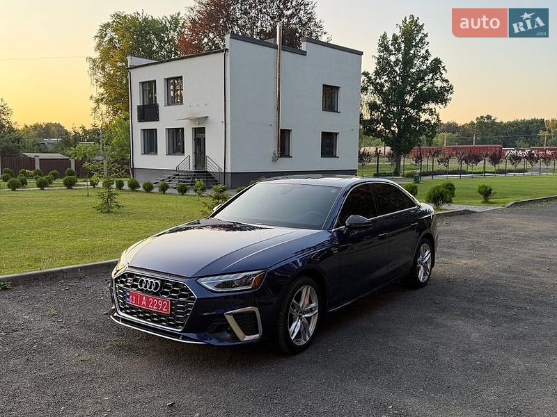 Седан Audi A4 2021 в Киверцах