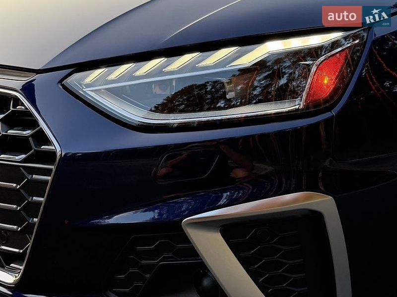 Седан Audi A4 2021 в Киверцах
