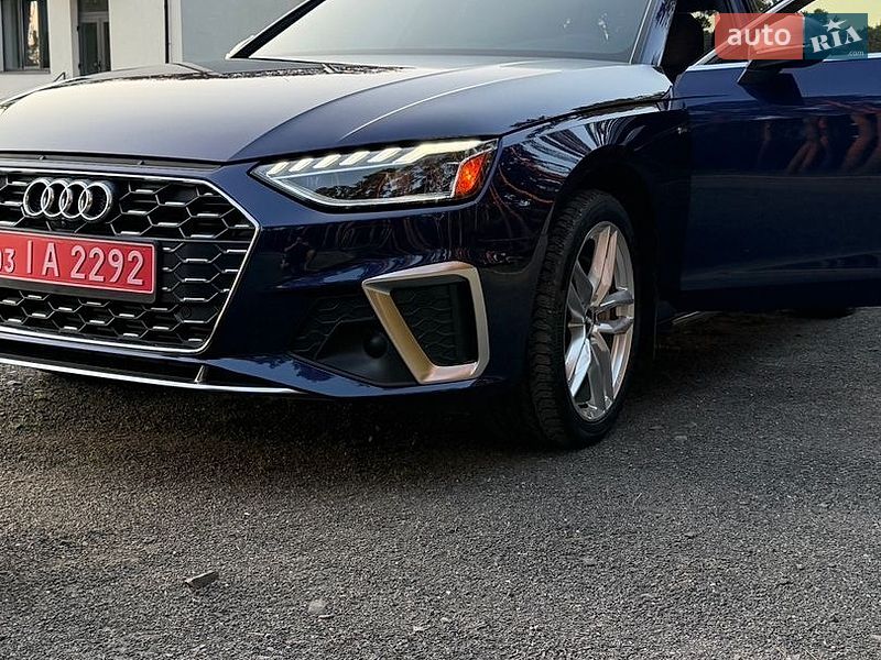 Седан Audi A4 2021 в Киверцах