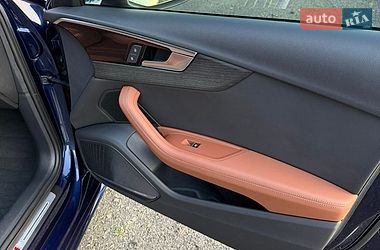 Седан Audi A4 2021 в Киверцах