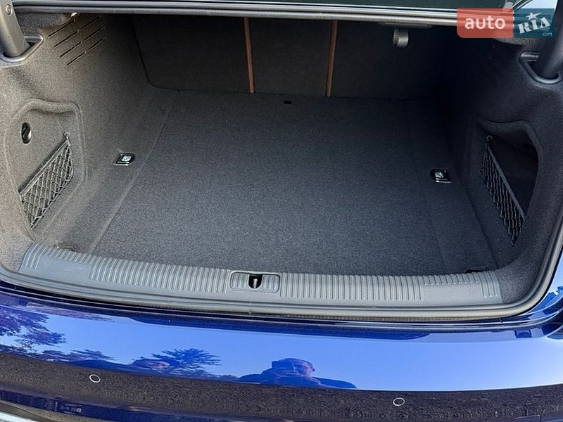 Седан Audi A4 2021 в Киверцах