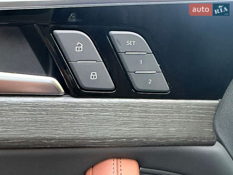 Седан Audi A4 2021 в Киверцах