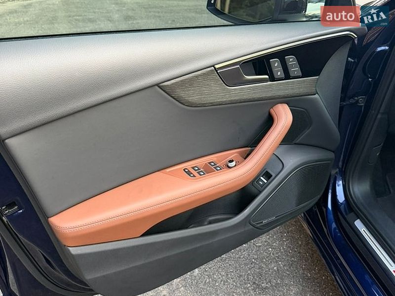 Седан Audi A4 2021 в Киверцах