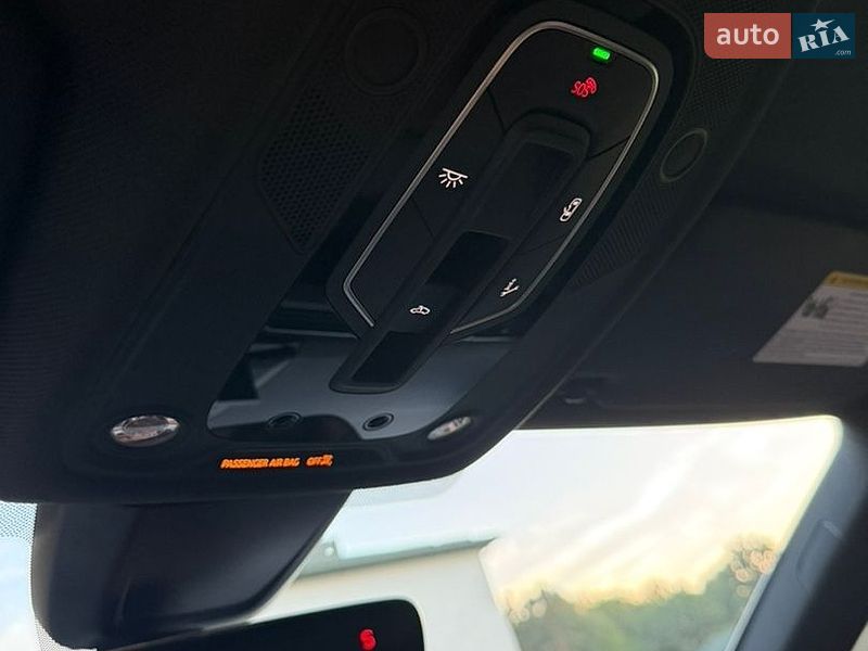 Седан Audi A4 2021 в Киверцах