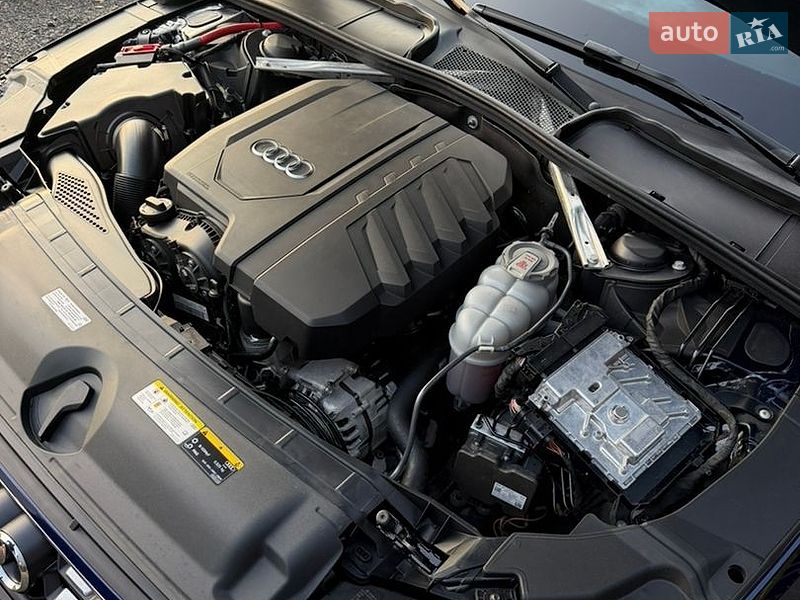 Седан Audi A4 2021 в Киверцах