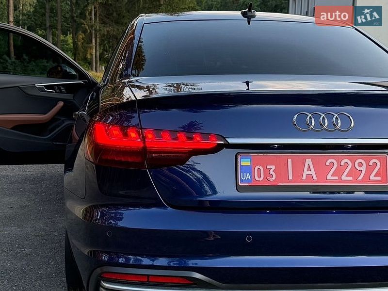 Седан Audi A4 2021 в Киверцах
