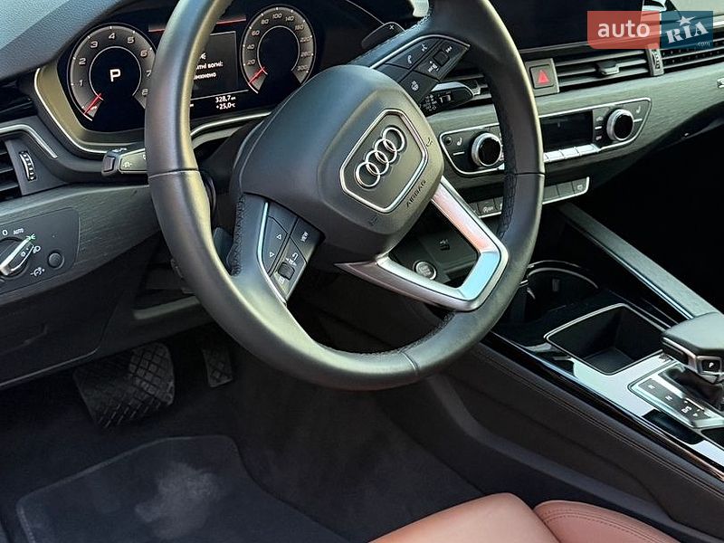 Седан Audi A4 2021 в Киверцах