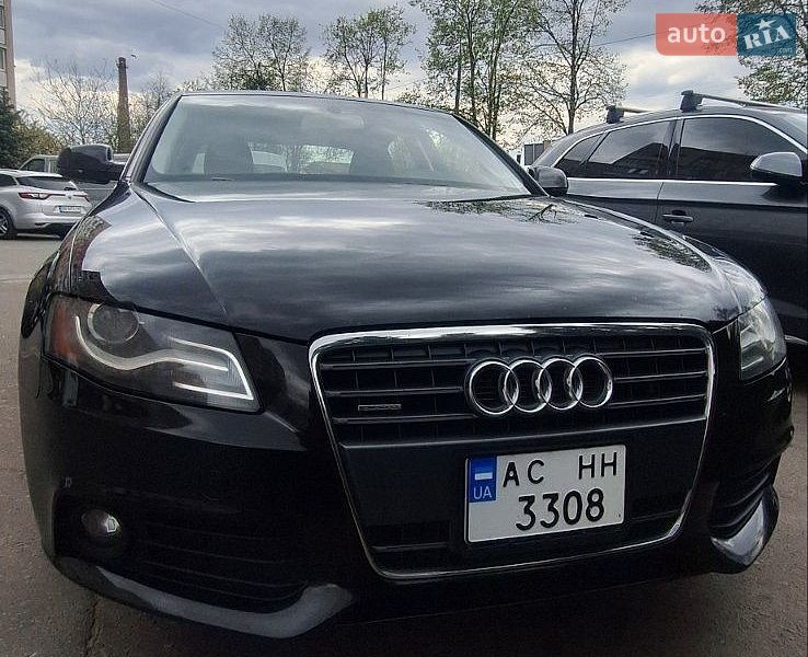 Седан Audi A4 2010 в Ровно