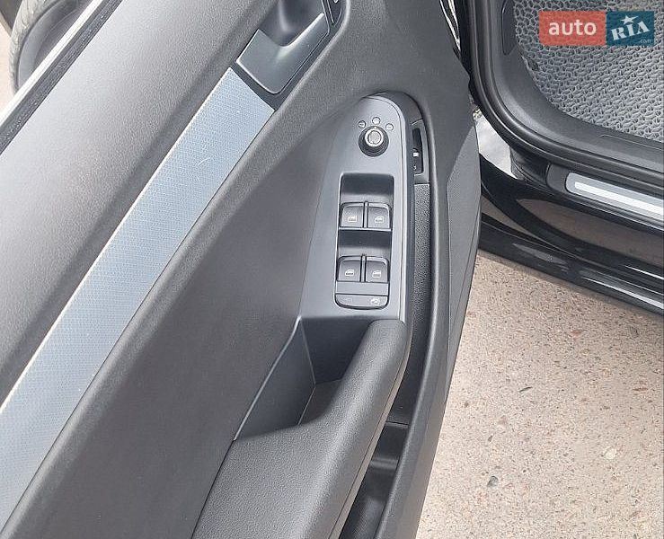 Седан Audi A4 2010 в Ровно