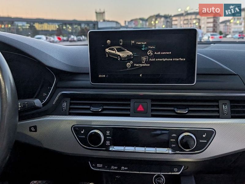 Седан Audi A4 2018 в Киеве