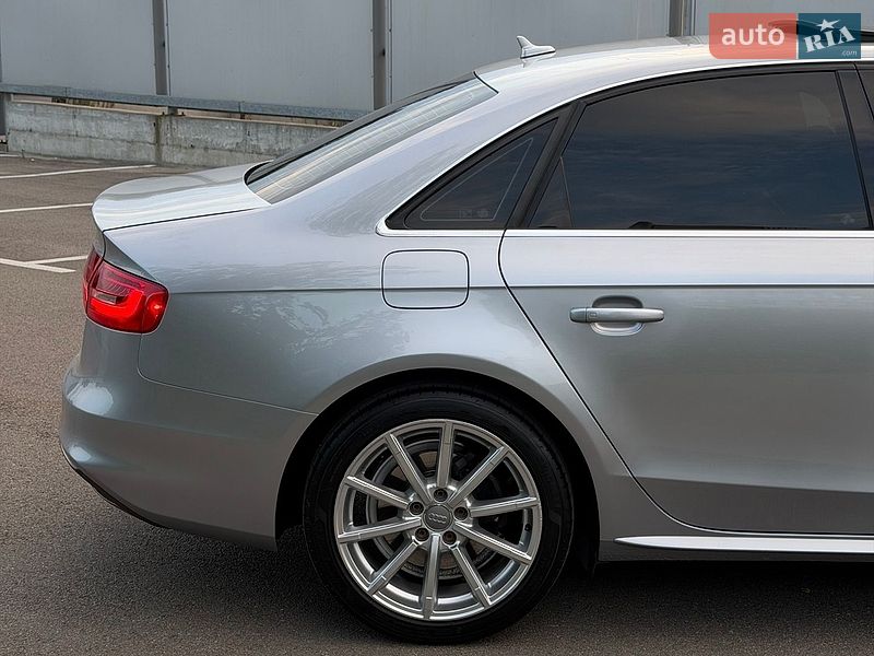Седан Audi A4 2014 в Києві