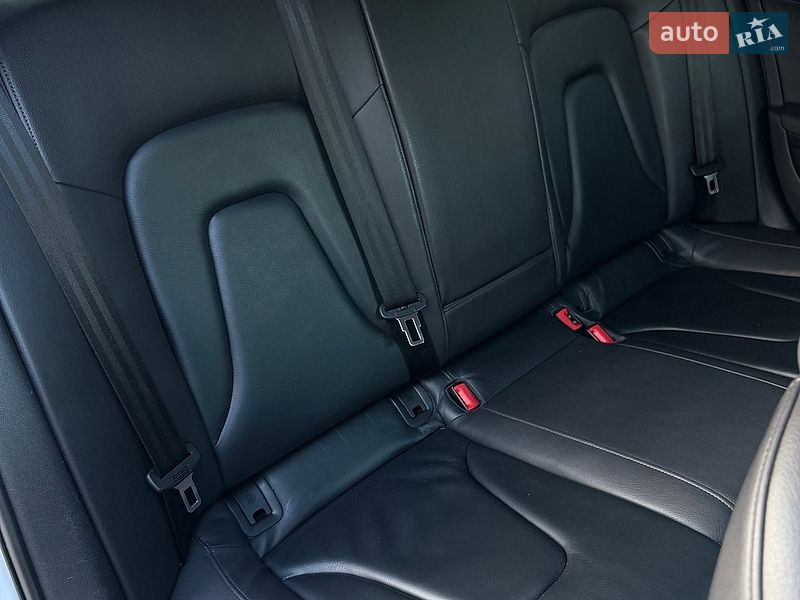 Седан Audi A4 2014 в Києві