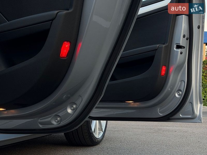Седан Audi A4 2014 в Києві